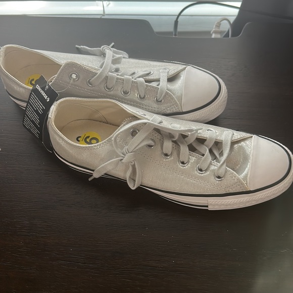 silver converse - Picture 2 of 3